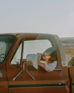 Jess Williamson - A Mile South Of Heaven
